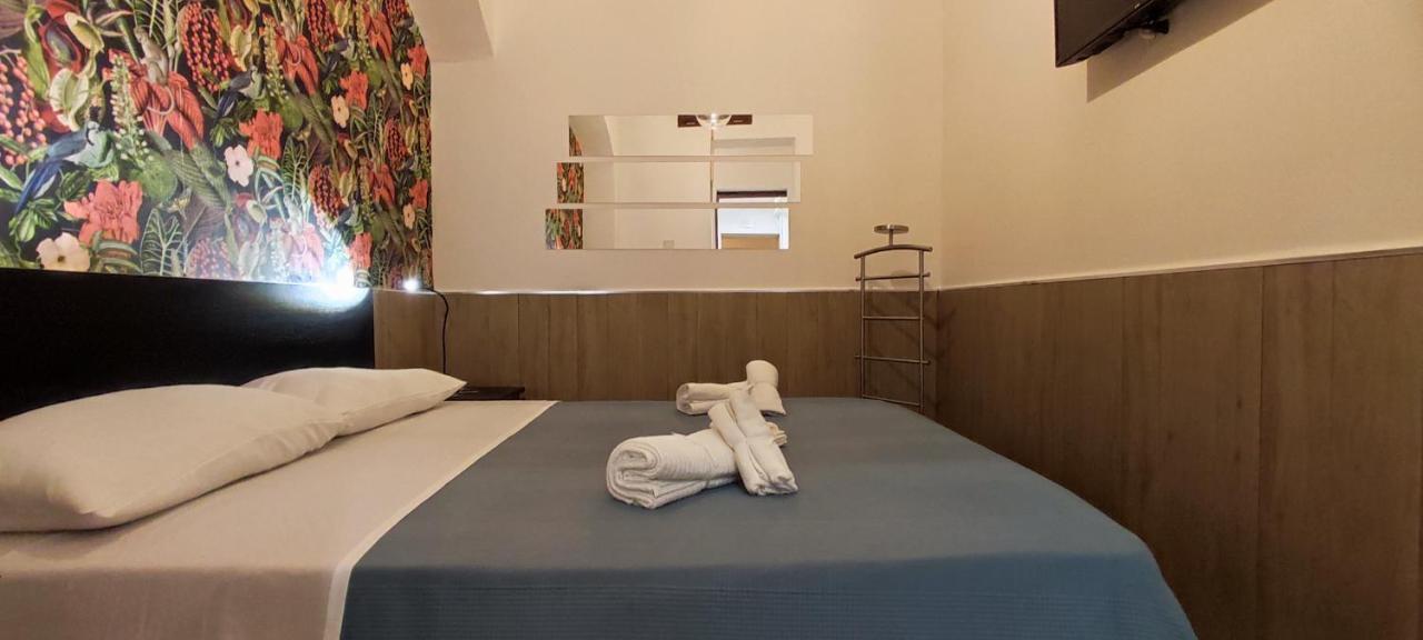 Napuletanata Apartment Napoli Bagian luar foto