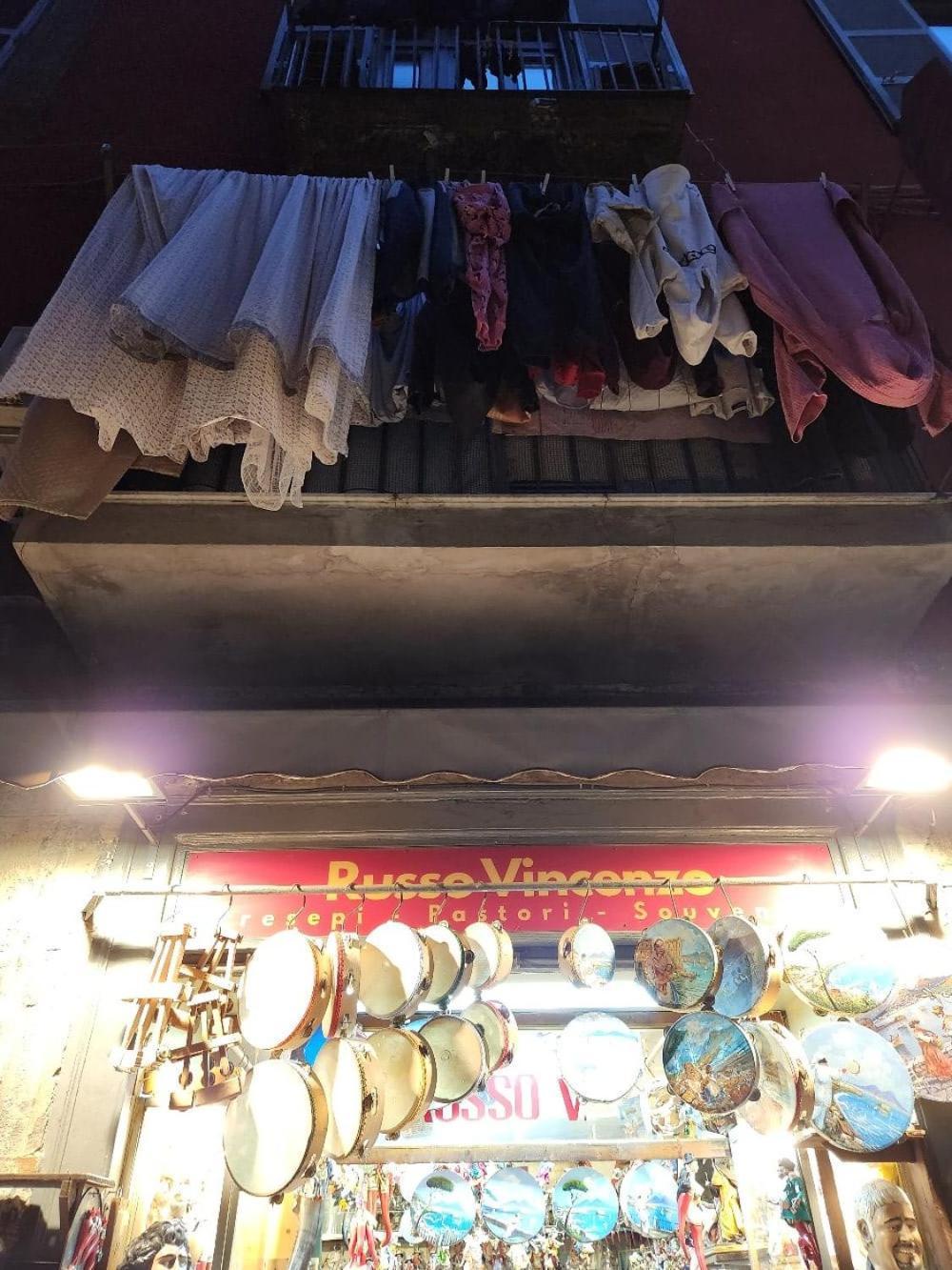 Napuletanata Apartment Napoli Bagian luar foto